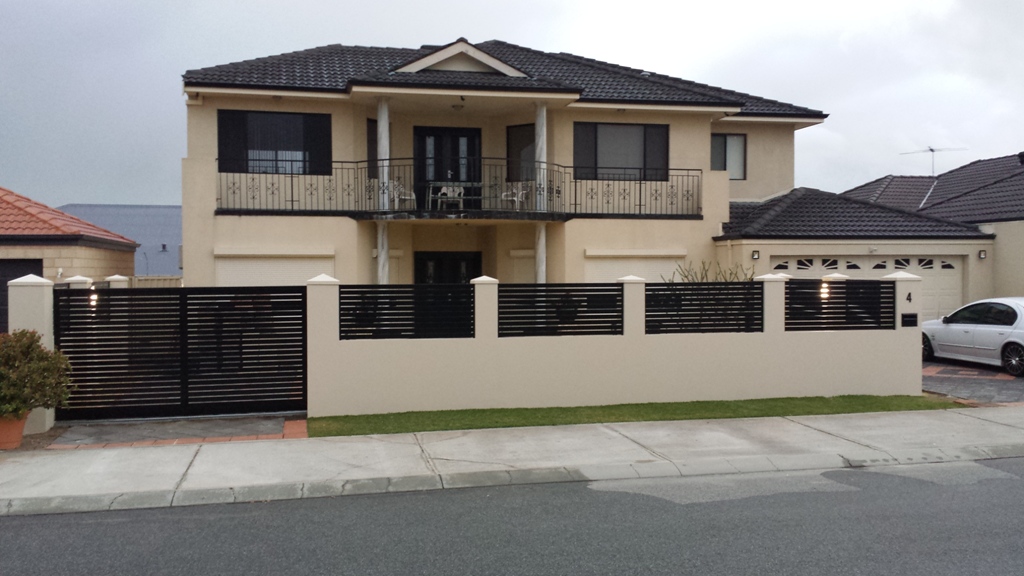 Black Aluminium Slat Bays and Automated Gate