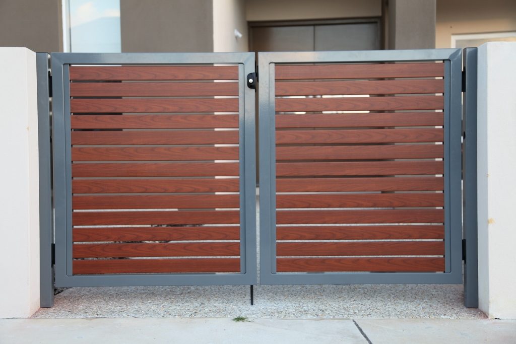 Gate with Western Red Cedar Slats & Fame in Notre Dame | Martinique Mews